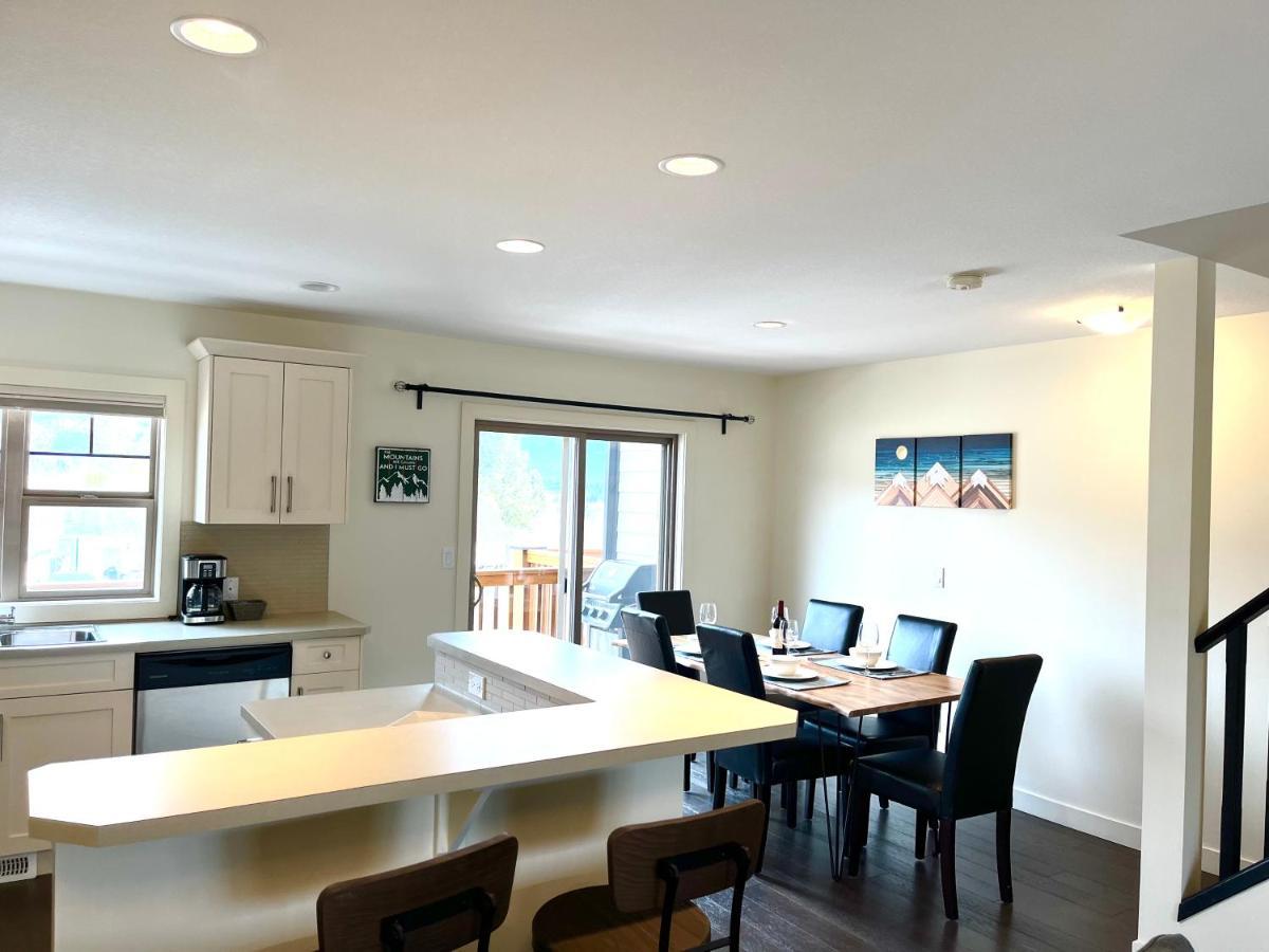 Perfect Base Invermere 3Bd Townhouse Mt Views With Garage Extérieur photo