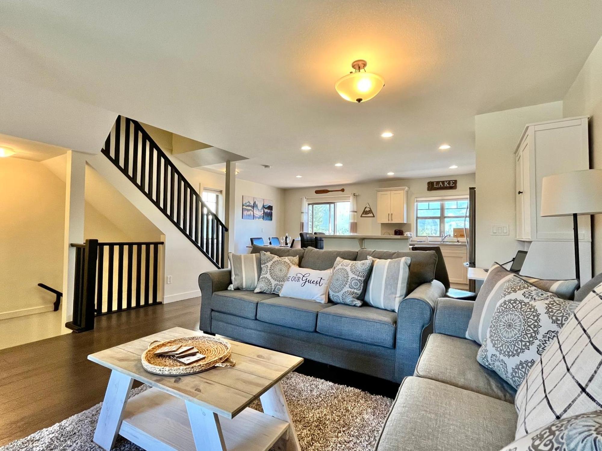 Perfect Base Invermere 3Bd Townhouse Mt Views With Garage Extérieur photo